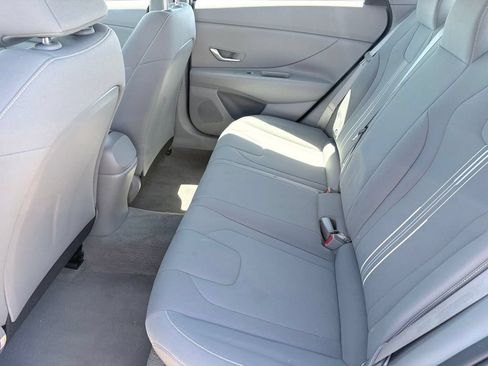 Used 2023 Hyundai Elantra SEL FWD image 7