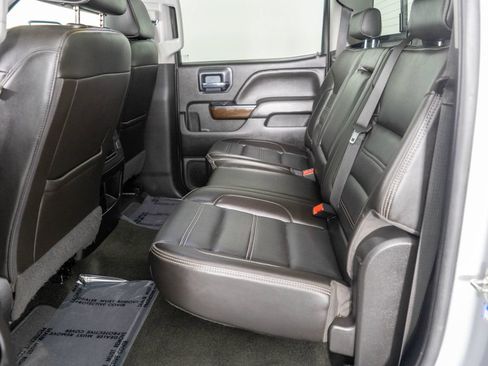 Used 2018 GMC Sierra 2500 Denali w/ Duramax Plus Package AWD/4WD image 11