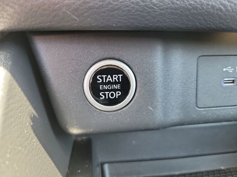 Used 2021 Nissan Rogue S AWD/4WD image 31