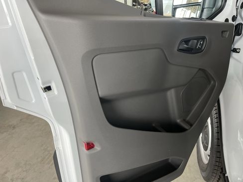 New 2024 Ford Transit 250 148 Medium Roof image 17