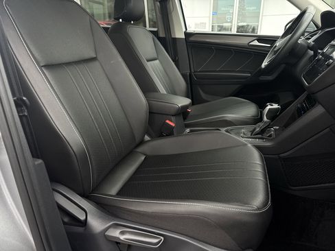 Certified 2022 Volkswagen Tiguan SE image 29