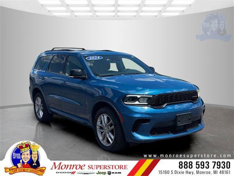 Certified 2024 Dodge Durango GT image 1