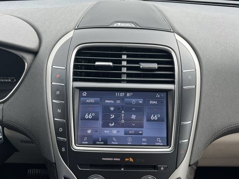 Used 2020 Lincoln Nautilus Reserve AWD/4WD image 23