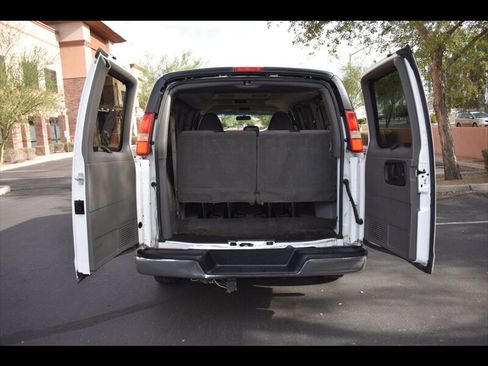 Used 2015 Chevrolet Express 2500 LT w/ LT Preferred Equipment Group RWD image 16