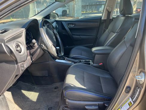 Used 2019 Toyota Corolla SE FWD image 3