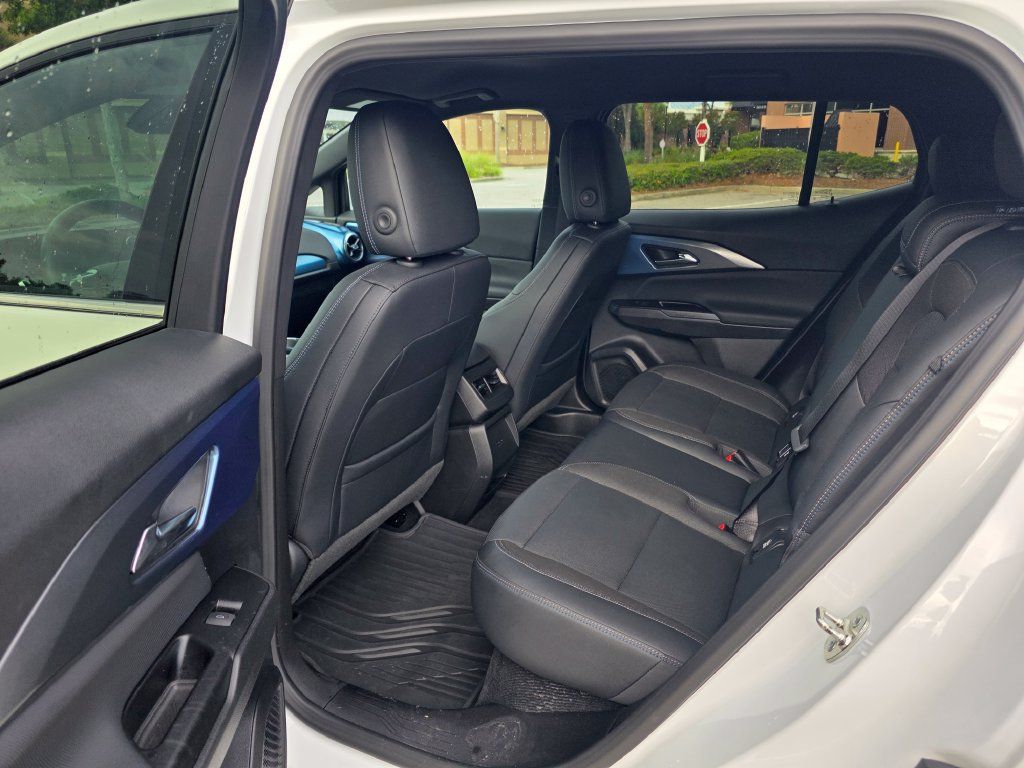 Certified 2024 Chevrolet Equinox EV LT FWD image 31