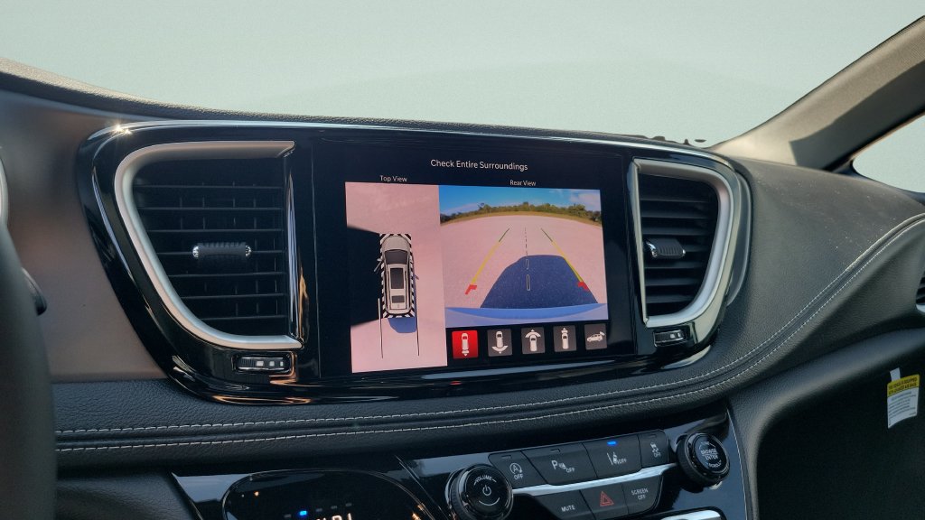 New 2027 Chrysler Pacifica Select w/ Family Tech Group FWD image 18