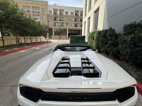 Used 2017 Lamborghini Huracan LP 580-2 image 6