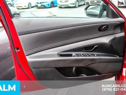 Used 2025 Hyundai Elantra Sport FWD image 33