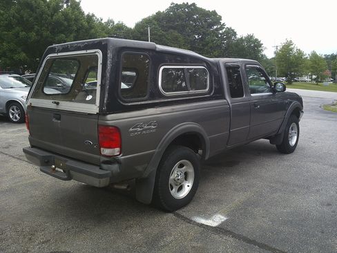 Used 2000 Ford Ranger XL AWD/4WD image 5