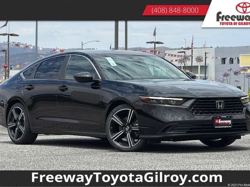 Used 2025 Honda Accord Sport image 1