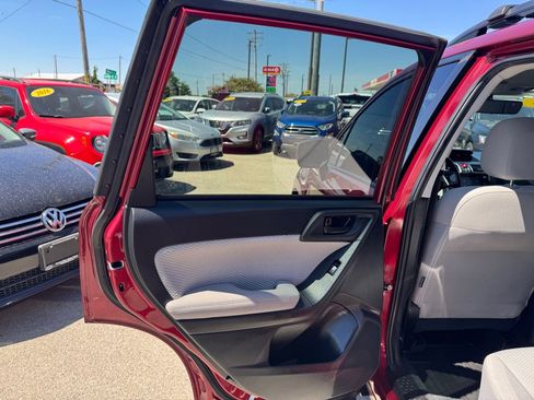 Used 2018 Subaru Forester 2.5i Premium w/ All-Weather Package AWD/4WD image 20
