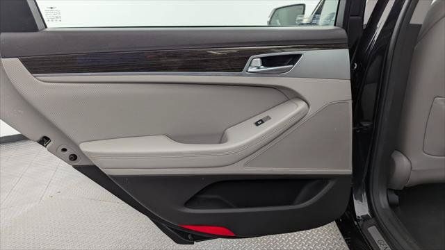 Used 2020 Genesis G80 3.8 RWD image 12