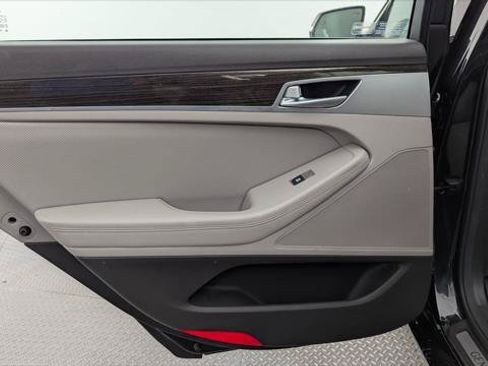 Used 2020 Genesis G80 3.8 RWD image 12