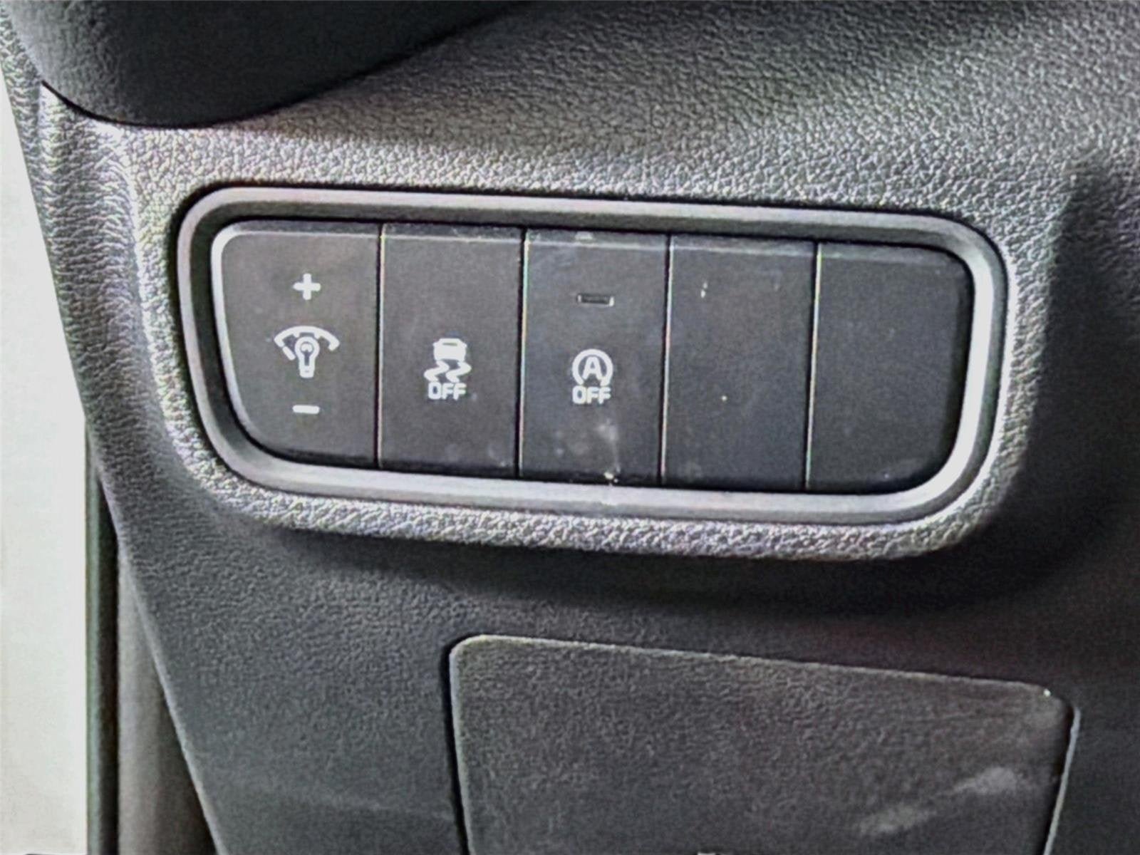 Certified 2025 Kia Soul LX w/ LX Technology Package FWD image 10