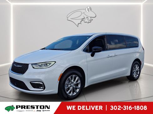 New 2026 Chrysler Pacifica Select AWD/4WD image 1
