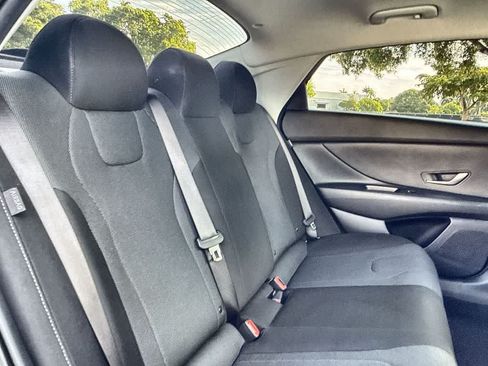 Used 2025 Hyundai Elantra SE FWD image 26