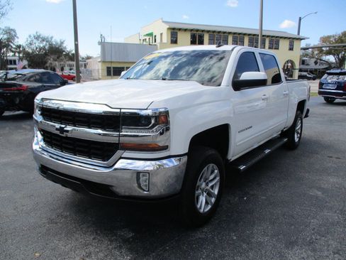 Used 2018 Chevrolet Silverado 1500 LT w/ All Star Edition image 4
