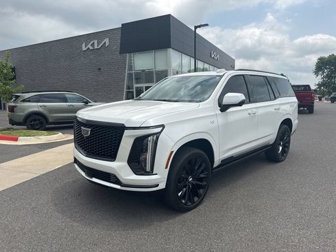 Used 2025 Cadillac Escalade Sport Platinum w/ LPO, ONYX Package AWD/4WD image 8