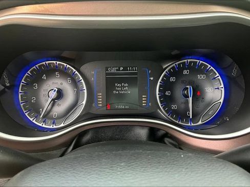 Used 2023 Chrysler Voyager LX FWD image 13