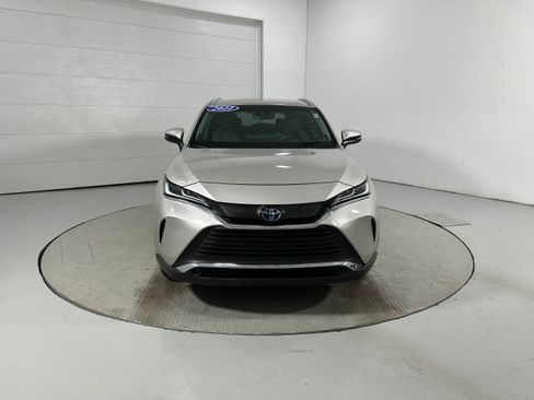 Used 2022 Toyota Venza XLE AWD/4WD image 17