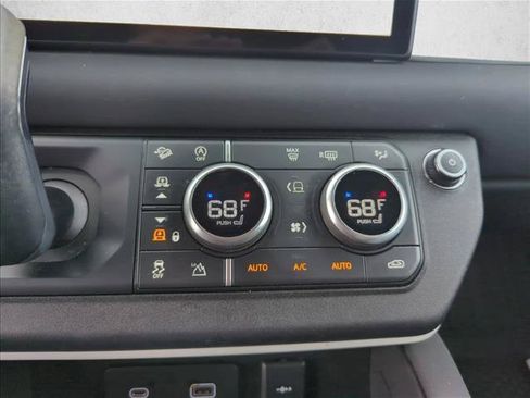 Used 2023 Land Rover Defender 110 X-Dynamic SE AWD/4WD image 22
