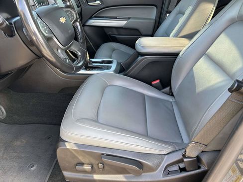 Used 2017 Chevrolet Colorado LT w/ Luxury Package, Chrome AWD/4WD image 19