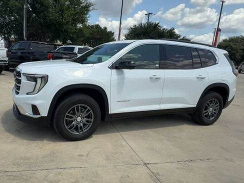 Certified 2025 GMC Acadia Elevation AWD/4WD image 4
