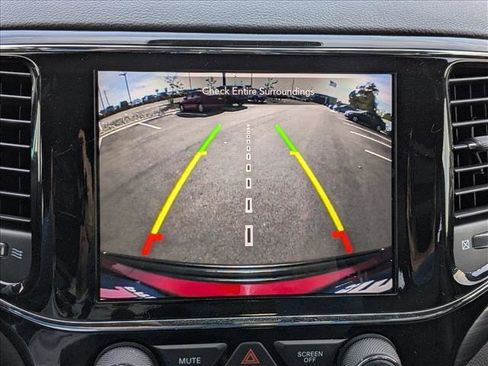 Used 2021 Jeep Grand Cherokee Laredo X image 15