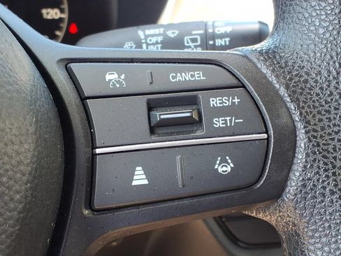 Used 2023 Honda HR-V LX image 9