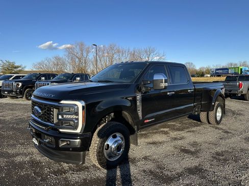 Used 2024 Ford F350 Platinum image 11