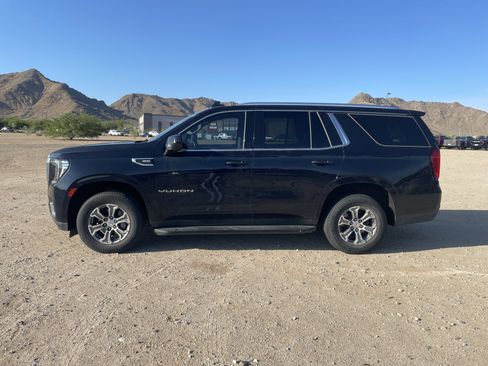 Used 2021 GMC Yukon SLE AWD/4WD image 2
