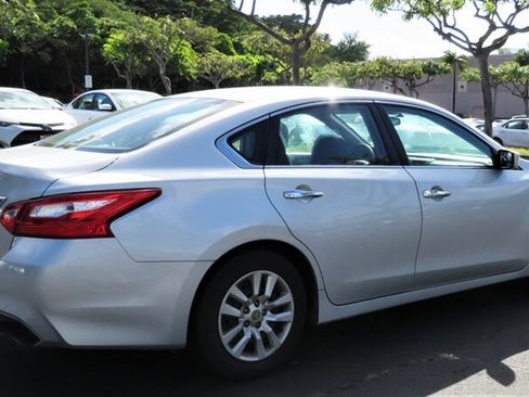 Used 2016 Nissan Altima 2.5 S w/ Power Driver Seat Package FWD image 8