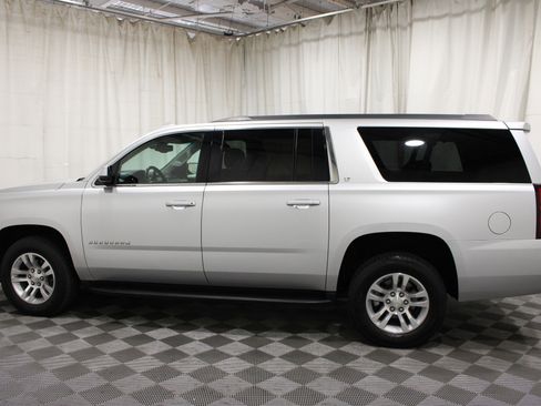 Used 2018 Chevrolet Suburban LT AWD/4WD image 33
