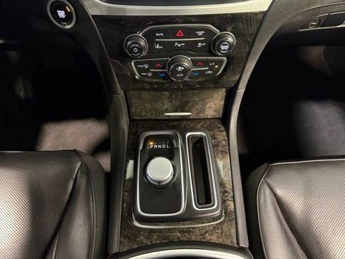 Used 2022 Chrysler 300 Touring L w/ Safetytec Plus Group image 22