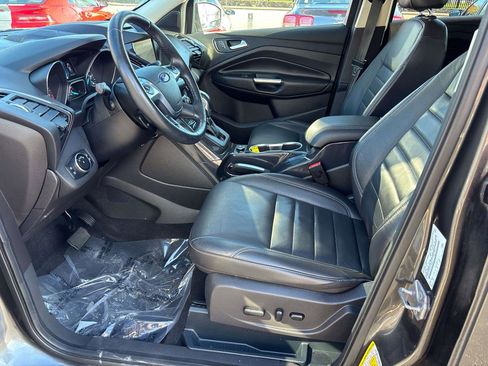 Used 2016 Ford Escape Titanium image 9