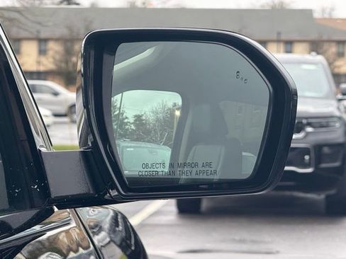 Used 2023 Ford Expedition Max XLT image 15