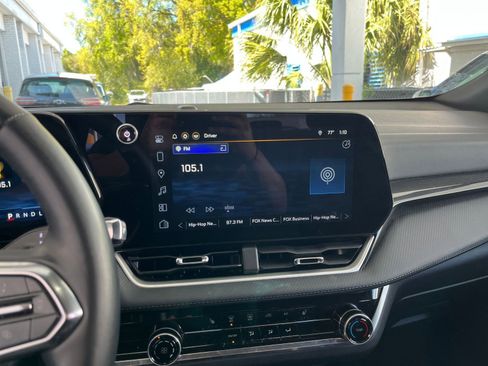 Used 2025 Chevrolet Equinox LT image 20