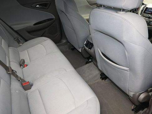 Used 2025 Chevrolet Malibu LT FWD image 19