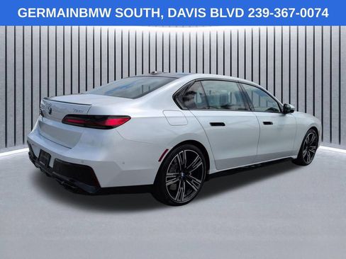 Certified 2025 BMW 760i xDrive AWD/4WD image 5