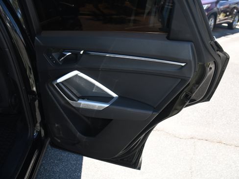 Used 2020 Audi Q3 2.0T Premium AWD/4WD image 18