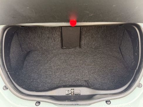 Used 2010 Volkswagen Beetle Final Edition image 25