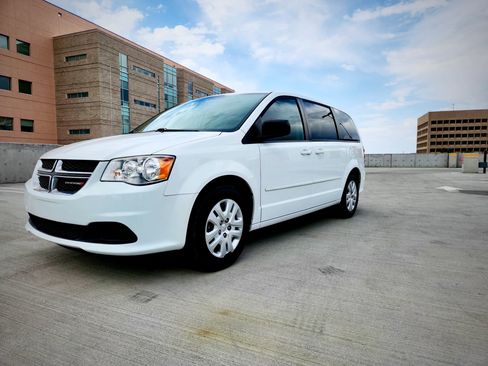 Used 2015 Dodge Grand Caravan SE w/ Quick Order Package 29E SE image 1