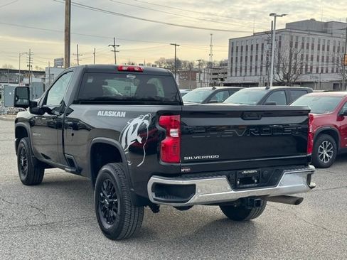 Used 2025 Chevrolet Silverado 3500 W/T AWD/4WD image 4