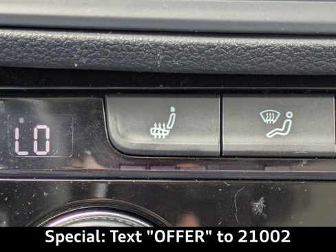 Used 2024 Volkswagen Jetta SE image 21