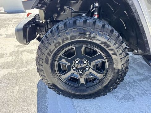 Used 2020 Jeep Gladiator Mojave AWD/4WD image 10