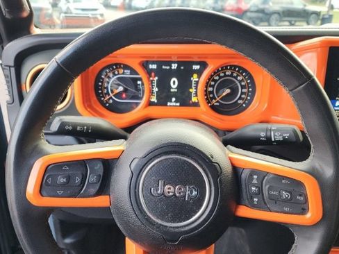 Certified 2025 Jeep Gladiator Mojave AWD/4WD image 9