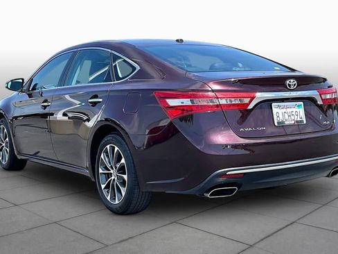 Used 2018 Toyota Avalon XLE FWD image 11