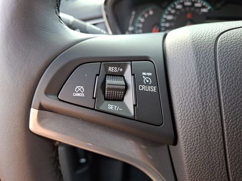 Certified 2022 Chevrolet Trax LT w/ LT Convenience Package image 23