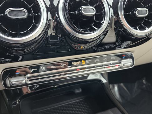 Used 2019 Mercedes-Benz A 220 4MATIC image 32